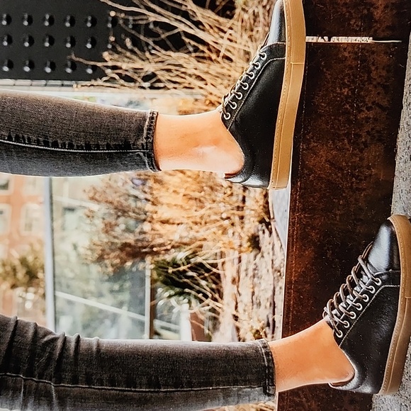 NWOT THURSDAY BOOT CO. PREMIER LOW TOP WOMEN'S LEATHER SNEAKER - Picture 10 of 10